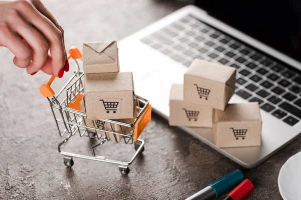 Υποχρεωτικό το «Κουμπί Υπαναχώρησης» στα E-shop Υποχρεωτικό το «Κουμπί Υπαναχώρησης» στα E-shop